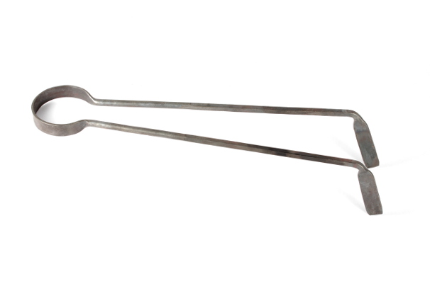 grillzange aus heuwenderzinken geschmiedet