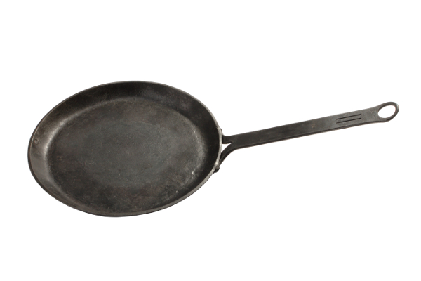 handgeschmiedete pfanne mit stahlgriff