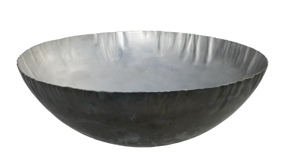 schale aus edelstahl getrieben